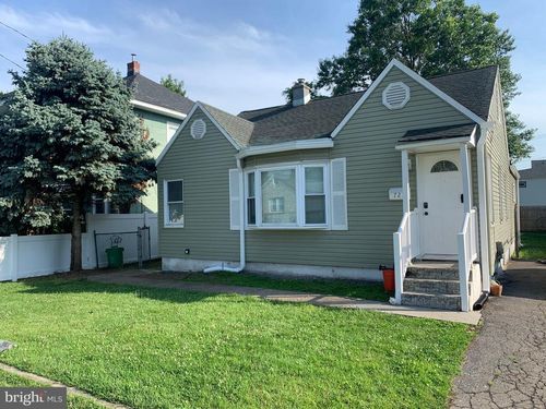 727 Merlin St, BRISTOL, PA, 19007-6403 | Card Image