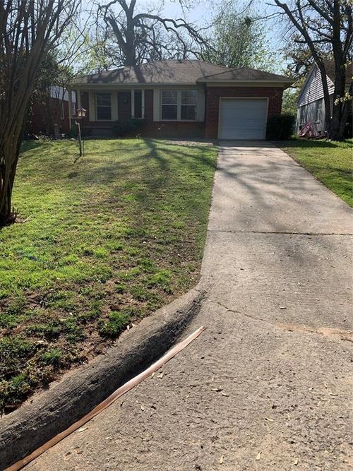 1006 N Market Ave, Shawnee, OK, 74801-5844 | Card Image