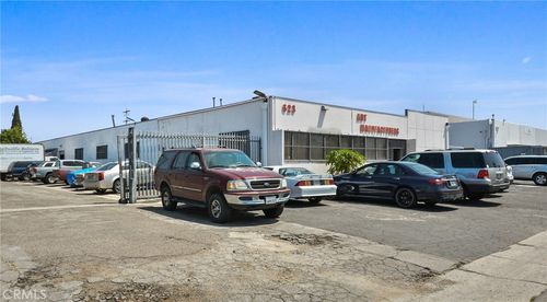 623 Young St, Santa Ana, CA, 92705-5633 | Card Image