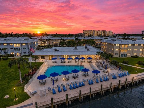 105-27 Colonial Club Dr, Boynton Beach, FL, 33435-8402 | Card Image