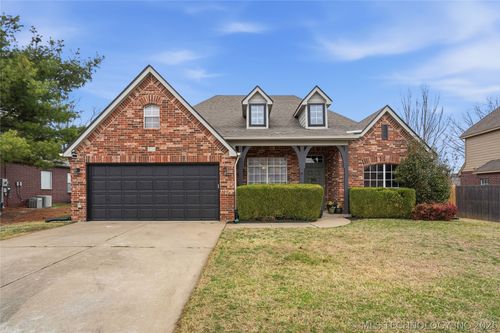 804 Seattle St, Broken Arrow, OK, 74012-8117 | Card Image