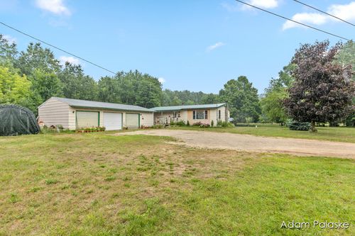 151 Cedar St, Sand Lake, MI, 49343-9516 | Card Image