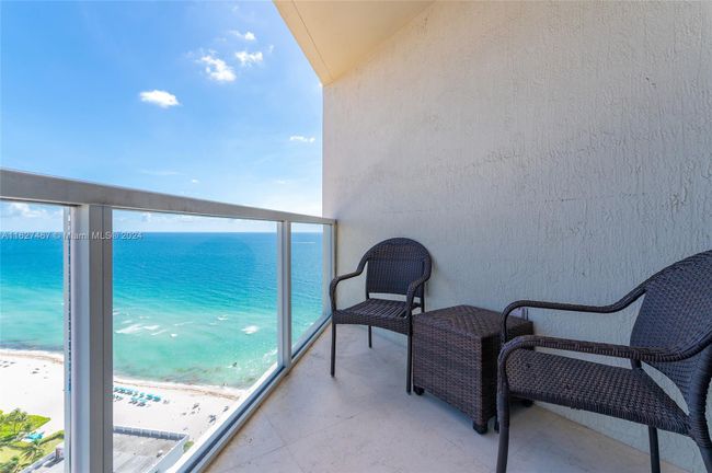 2906 - 16699 Collins Ave, Condo with 3 bedrooms, 2 bathrooms and null parking in Sunny Isles Beach FL | Image 6