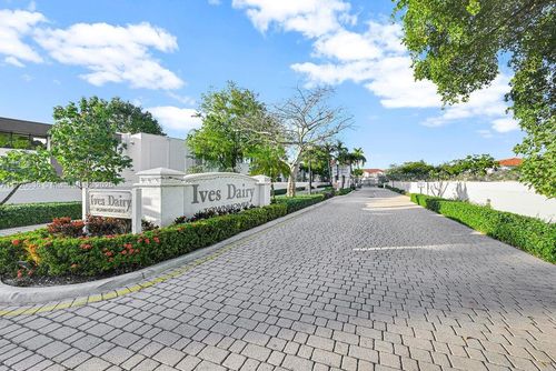 1007-1007 Ne 208th St, Miami, FL, 33179-1933 | Card Image