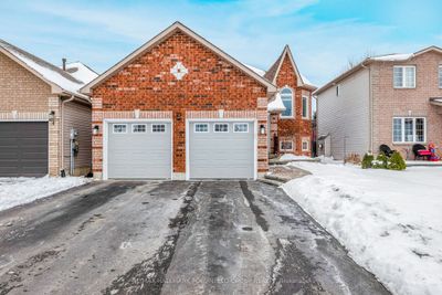 21 Dunsmore Lane, House other with 2 bedrooms, 3 bathrooms and 4 parking in Barrie ON | Image 2