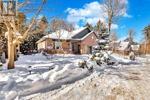 600 Henderson Dr, Aurora, ON, L4G5R1 | Card Image