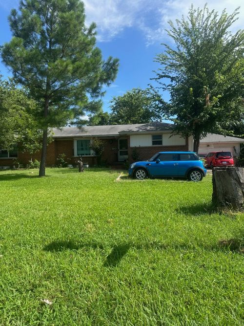 110 W Park Row Drive, Arlington, TX, 76010 | Card Image