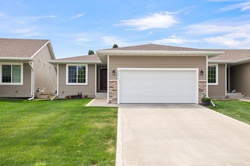 6575 Se Sweetgrass Ln, Pleasant Hill, IA, 50327-8522 | Card Image