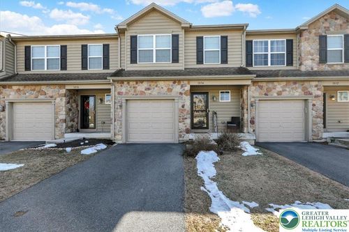 1034 Yarn Ct, Mohrsville, PA, 19541-9404 | Card Image