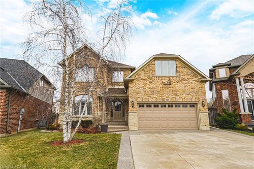 120 Valiant Cir, Binbrook, ON, L0R1C0 | Card Image