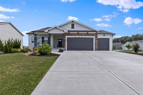 19013 W 188th Ter, Spring Hill, KS, 66083-6032 | Card Image