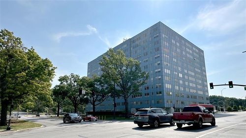 333 W Meyer Blvd, Kansas City, MO, 64113-1764 | Card Image