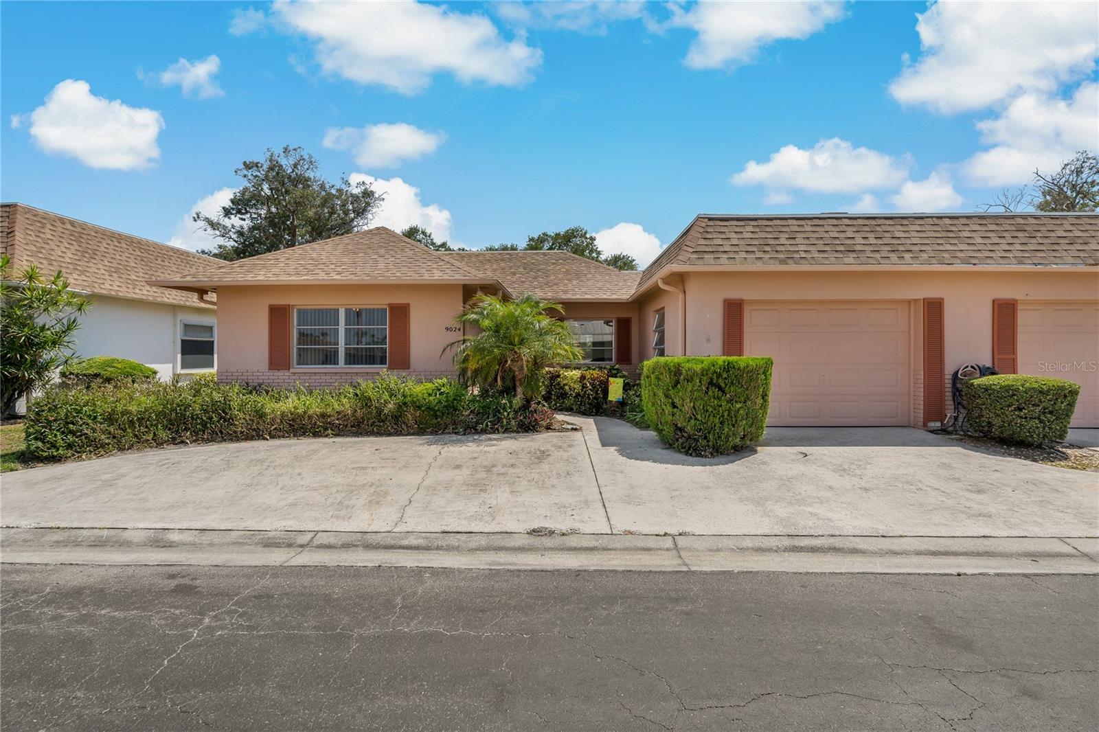 Golden Horseshoe Dr, Seminole, FL 33777
