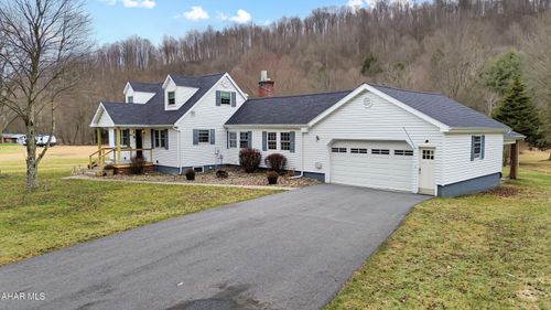136 Twin Lakes Rd, Portage, PA, 15946-6610 | Card Image