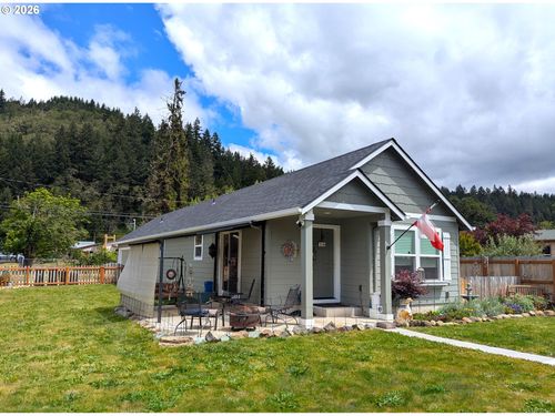 76442 Laurel St, Oakridge, OR, 97463-9770 | Card Image