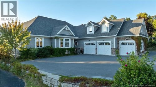 1121 Kennebecasis Dr, House with 3 bedrooms, 3 bathrooms and null parking in Saint John NB | Card Image
