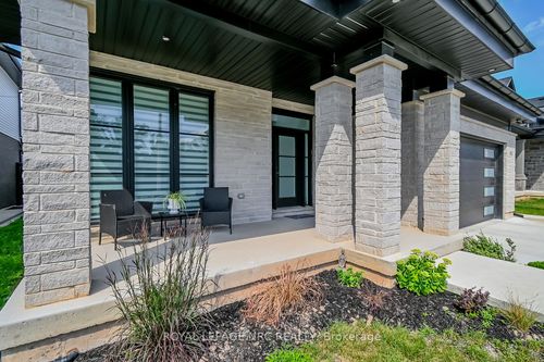 8945 Emily Blvd, Niagara Falls, ON, L2H3T1 | Card Image