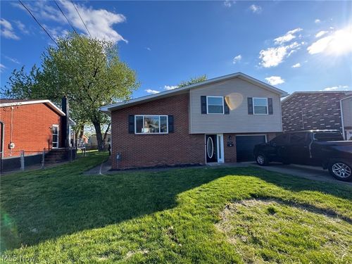 119 Murphy Ave, Weirton, WV, 26062-3223 | Card Image