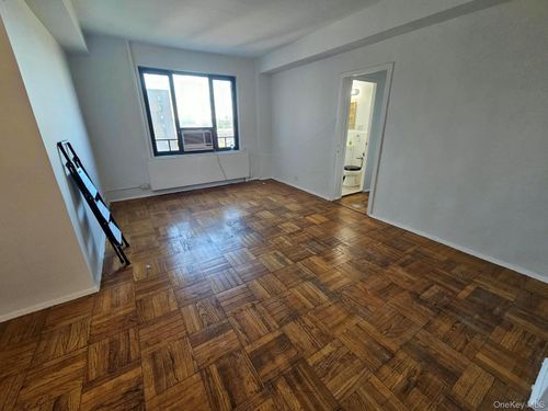 10e-1507 Metropolitan Ave, Bronx, NY, 10462-6135 | Card Image
