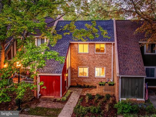 1425 Greenmont Ct, RESTON, VA, 20190-4043 | Card Image