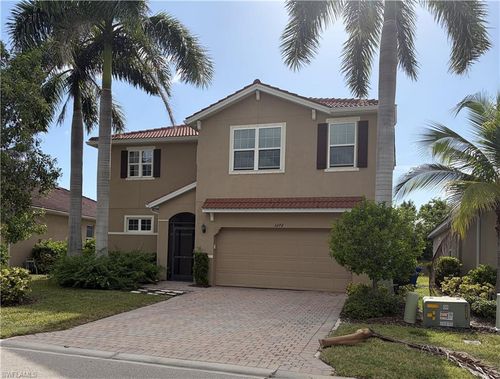 3272 Royal Gardens Ave, FORT MYERS, FL, 33916-4582 | Card Image