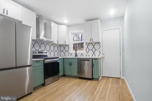 2215 Earp St, PHILADELPHIA, PA, 19146-4214 | Card Image