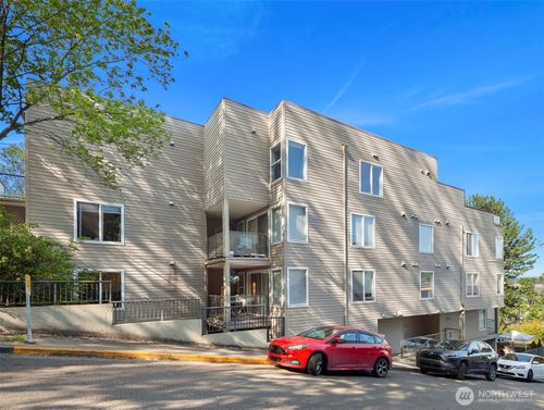 apt-308-3022 Sw Bradford St, Seattle, WA, 98126-2572 | Card Image