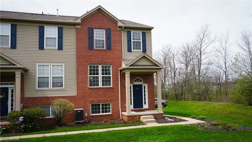 239 Woodhaven Dr, Copley, OH, 44321-3168 | Card Image