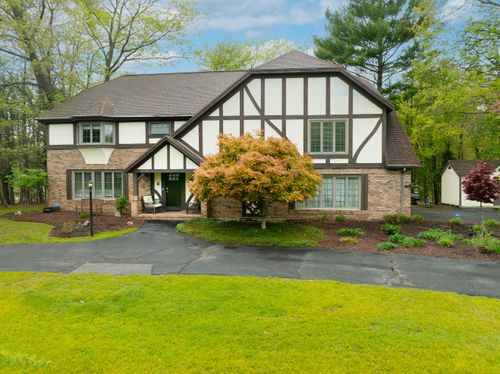 4083 Braeburn Dr, Norton Shores, MI, 49441-4626 | Card Image
