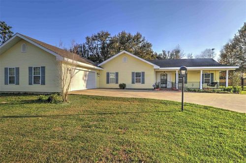 2206 Greenlawn St, Lake Charles, LA, 70607-7610 | Card Image