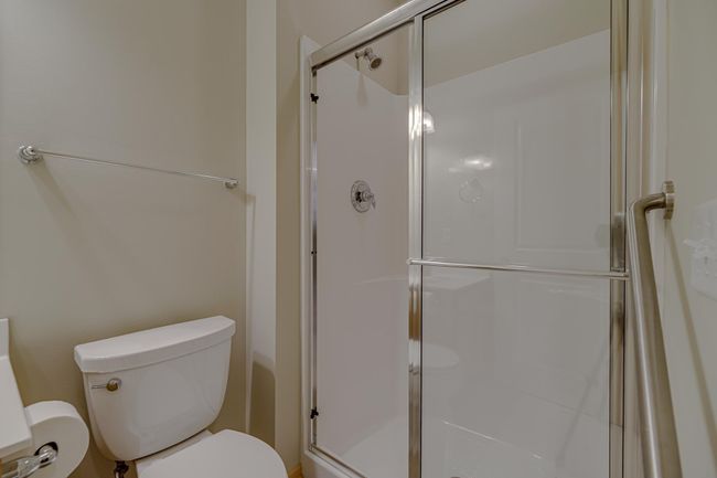 Main-Floor-Bath.jpg | Image 28