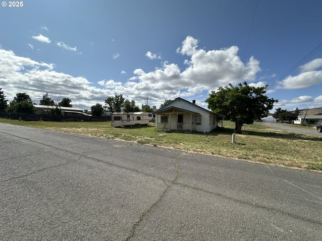 1001 B St, House other with 2 bedrooms, 1 bathrooms and null parking in Fossil OR | Image 4