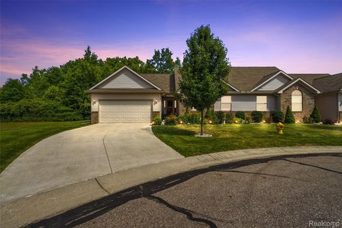 5429 Pintail Ct, Burton, MI, 48509-1568 | Card Image