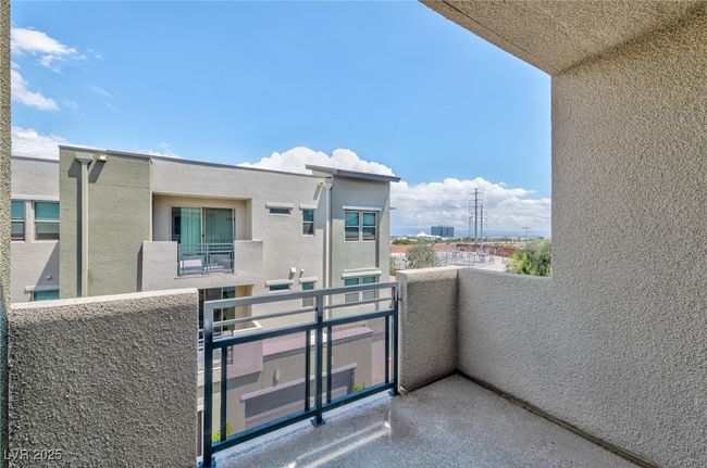 UNIT-211 - 11258 Essence Point Ave, Condo with 2 bedrooms, 2 bathrooms and null parking in Las Vegas NV | Image 10