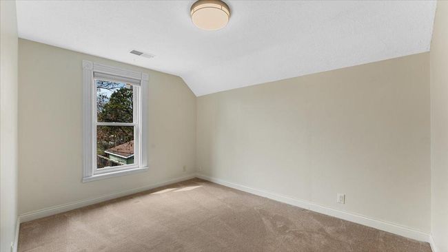 Upstairs Bedroom 2 | Image 15
