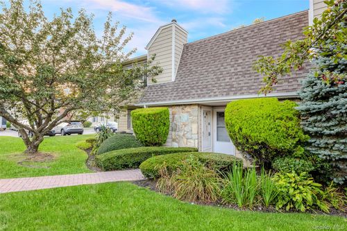 195-195 Lake Pointe Cir, Middle Island, NY, 11953-2061 | Card Image