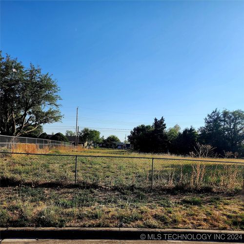 6412 Nw Maple Ave, Lawton, OK, 73505-4317 | Card Image