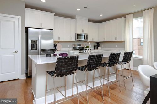 121 John Vanzandt Dr, TITUSVILLE, NJ, 08560-2439 | Card Image