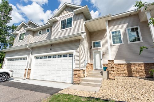 1307 County Road D Cir E, Saint Paul, MN, 55109-6004 | Card Image