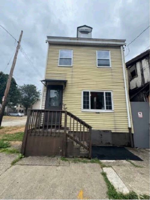 808 James St, Pittsburgh, PA, 15212-4945 | Card Image