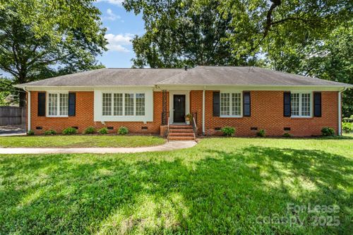 6909 Lancer Dr, Charlotte, NC, 28226-7611 | Card Image