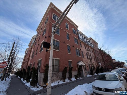 972 Summit Avenue, Jersey City, NJ, 07307 | Card Image