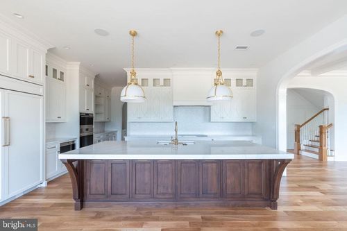 1052 Eagle Rd, WAYNE, PA, 19087-3614 | Card Image