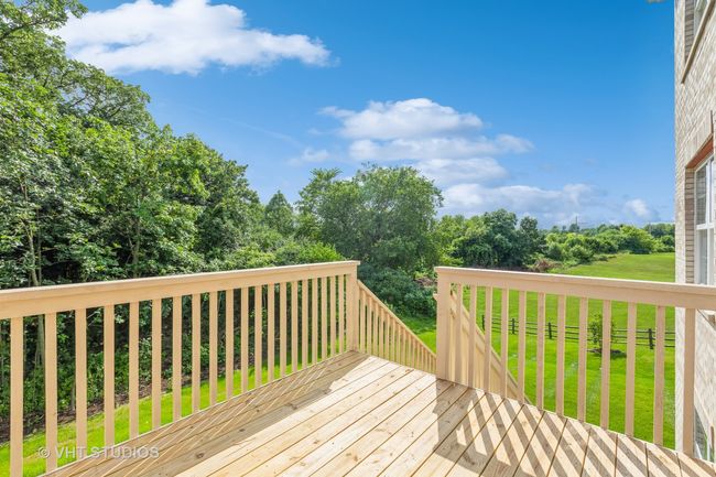 704R Oak Hollow Rd, Home with 3 bedrooms, 3 bathrooms and 2 parking in Crystal Lake IL | Image 5
