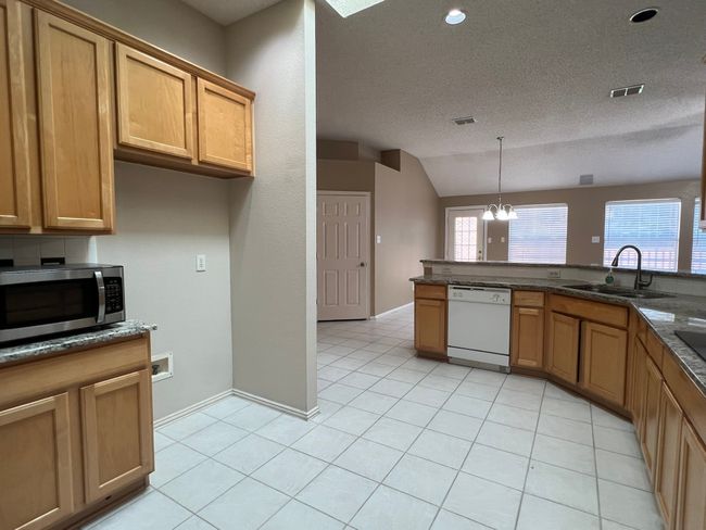 11015 Tree Shadow Ln, House other with 3 bedrooms, 2 bathrooms and null parking in Frisco TX | Image 11