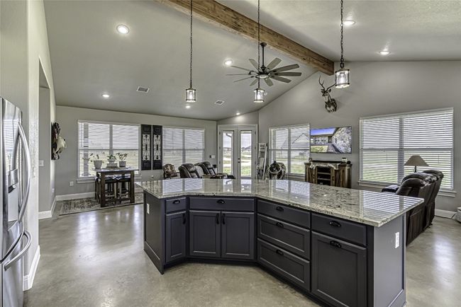 Kitchen with breakfast bar | Image 14