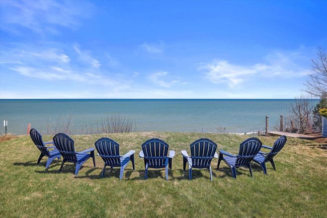2533 Lakeshore Dr, House other with 5 bedrooms, 3 bathrooms and null parking in Sheboygan WI | Image 5