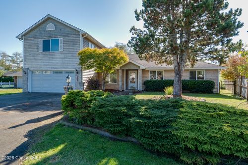 90238 Shoreline Dr, Warrenton, OR, 97146-7136 | Card Image