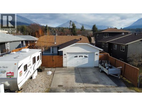203 7th Ave Nw, Nakusp, BC, V0G1R0 | Card Image
