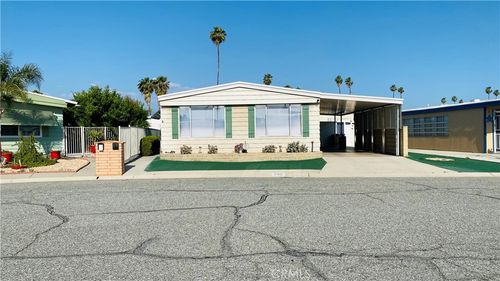 720 Santo Tomas Dr, Hemet, CA, 92545-6803 | Card Image